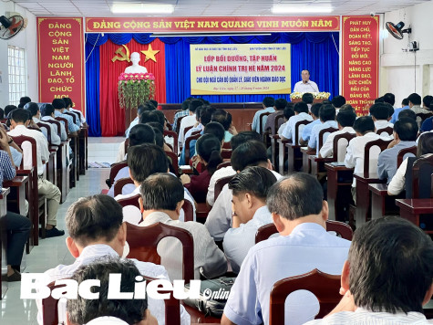 Gần 1.200 cán bộ, giáo viên bậc trung học phổ thông được bồi dưỡng nghiệp vụ