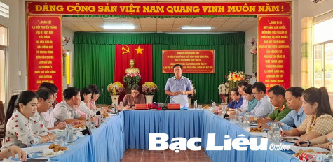 Phó Bí thư Thường trực Tỉnh ủy - Huỳnh Quốc Việt làm việc với xã Vĩnh Trạch Đông