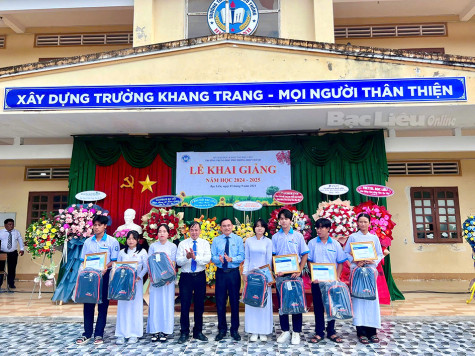 Sacombank: Dành hơn 82 triệu đồng trao học bổng “Ươm mầm cho những ước mơ” tại Bạc Liêu