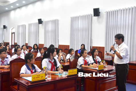 Gặp gỡ đại biểu tham gia phiên họp giả định “Quốc hội trẻ em” lần thứ II - năm 2024