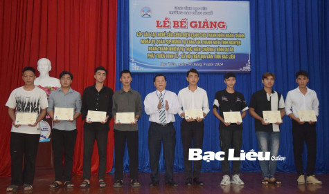 17 thanh niên hoàn thành nghĩa vụ quân sự, công an hoàn thành lớp đào tạo nghề