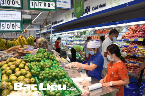 Thương mại, dịch vụ tiếp tục khởi sắc