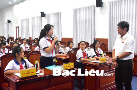 Thúc đẩy sự tham gia sớm của trẻ em vào các hoạt động chính trị, xã hội