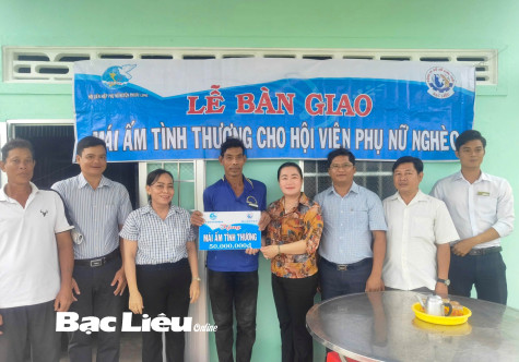 Hội LHPN huyện Phước Long: Bàn giao 3 Mái ấm tình thương cho hộ khó khăn