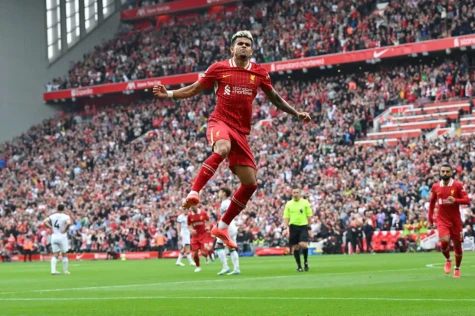 Liverpool và Chelsea có niềm vui, Man Utd chia điểm