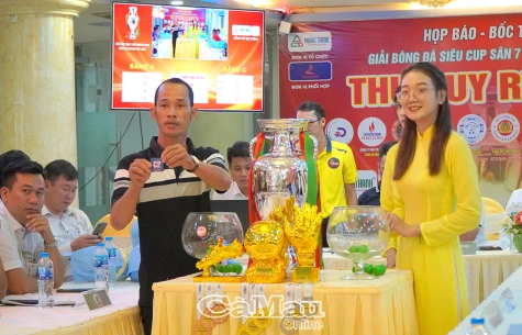 Họp báo Giải bóng đá Siêu cúp Sân 7 Đất Mũi Cà Mau tranh cup Thư Duy Resort năm 2024