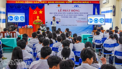 Phát động học sinh, sinh viên nghiêm chỉnh chấp hành pháp luật về an toàn giao thông