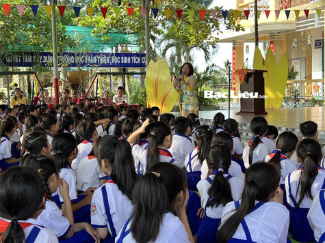 Đại sứ toàn cầu của Tổ chức Room to Read giao lưu với học sinh Bạc Liêu