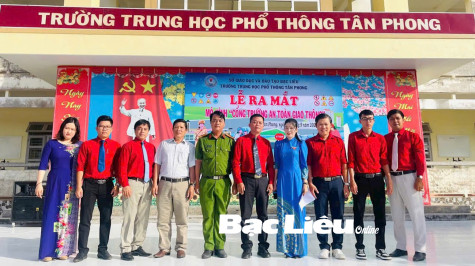 Mô hình Cổng trường an toàn giao thông: Cần lắm ý thức của phụ huynh