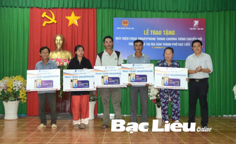 Đa dạng các hình thức giảm nghèo về thông tin