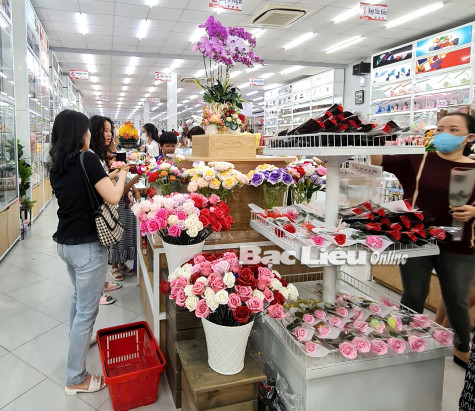 Phong phú thị trường quà tặng cho phái đẹp