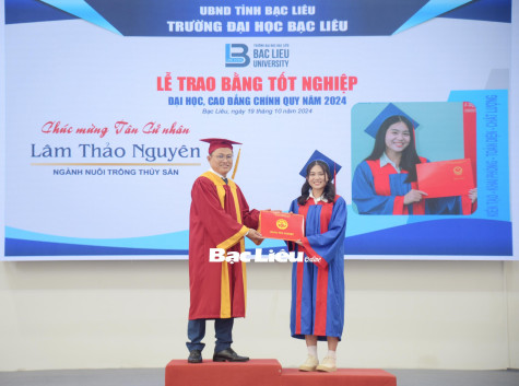 Trường đại học Bạc Liêu: Trao bằng tốt nghiệp đại học, cao đẳng chính quy cho hơn 380 sinh viên