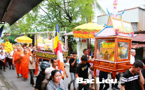 Đồng bào Khmer ở Bạc Liêu: Rộn ràng tổ chức lễ hội Dâng y Kathina