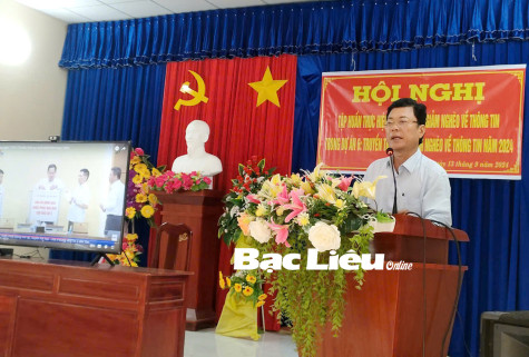 Huyện Đông Hải: Đa dạng hình thức tuyên truyền giảm nghèo về thông tin