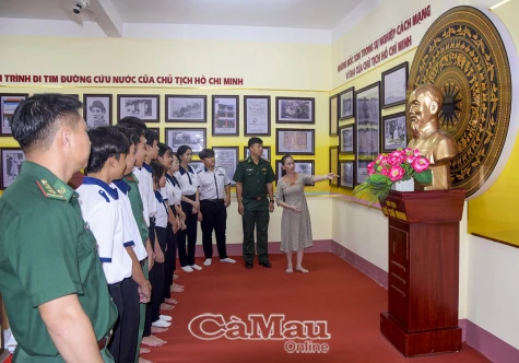 “Không gian văn hoá Hồ Chí Minh” trong trường học