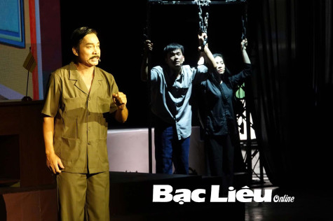 Cải lương vào mùa hội