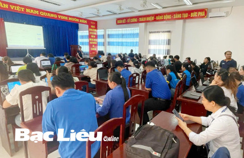Hướng thanh niên đến với sàn thương mại điện tử nông sản