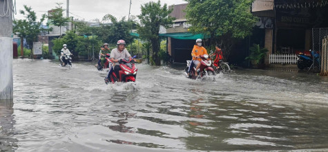 Mưa lớn kéo dài, toàn TP. Bạc Liêu bị ngập