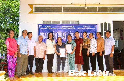 Người cao tuổi tích cực đóng góp xây dựng Đảng