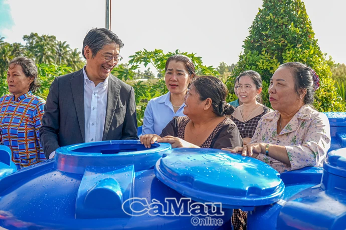 Phụ nữ hiện đại - Nhẹ gánh, trao quyền