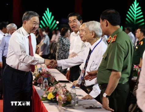 Cầu truyền hình “Tập kết ra Bắc - Tình sâu nghĩa nặng”