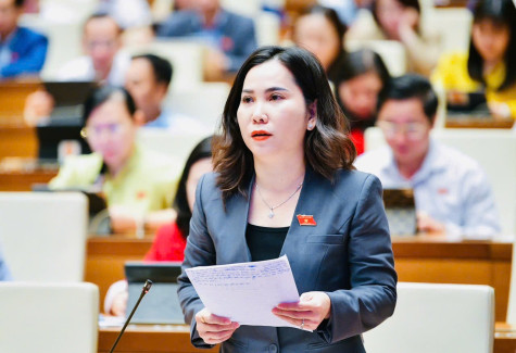 Quốc hội thảo luận Dự án Luật Nhà giáo và chủ trương đầu tư Dự án tuyến đường sắt tốc độ cao trục Bắc - Nam