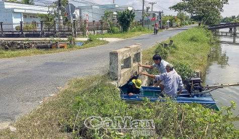 Khó lưu thông khi độ thông thuyền cống xuyên lộ bị thu hẹp