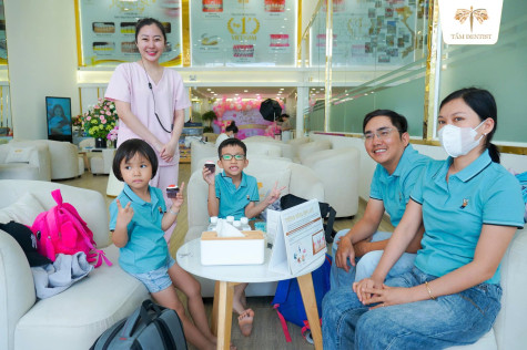 Phụ huynh có trẻ nhỏ lưu ý lời khuyên từ Tấm dentist về vấn đề sâu răng