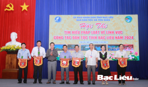 Gần 120 thí sinh tham gia thi tìm hiểu pháp luật về công tác dân tộc