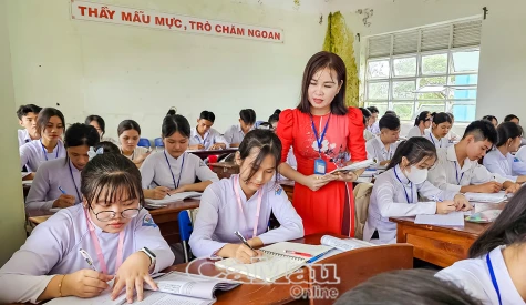 Cô giáo “tài tử”