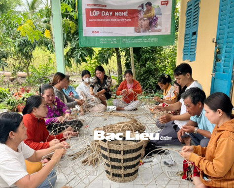 Hỗ trợ nâng cao quyền năng kinh tế cho phụ nữ