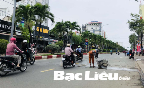Thi công không biển báo, rào chắn