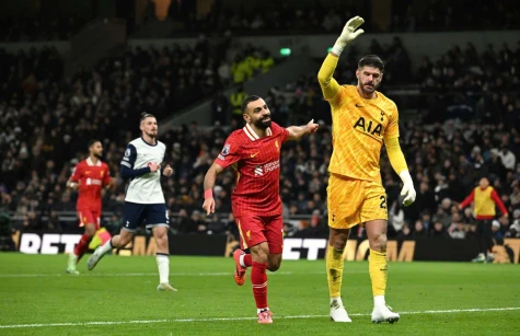 Salah dẫn dắt hàng công đánh bại Tottenham