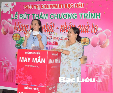 Siêu thị Co.opmart Bạc Liêu tổ chức chương trình rút thăm may mắn