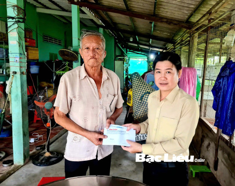 Thăm và hỗ trợ tiền đợt 2/2024 cho thương binh Huỳnh Tấn Sĩ