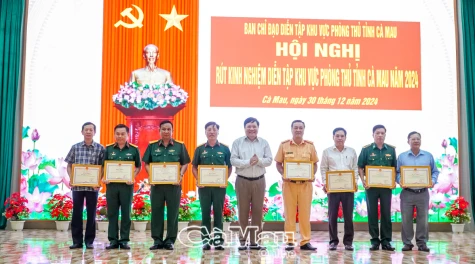 Rút kinh nghiệm Diễn tập khu vực phòng thủ tỉnh Cà Mau năm 2024