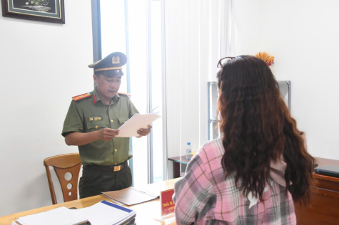 TP. Bạc Liêu: Một phụ nữ bị phạt 7,5 triệu đồng vì chia sẻ thông tin sai sự thật trên mạng xã hội