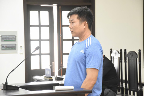 5 năm tù cho người đưa đò đâm trọng thương khách sang sông