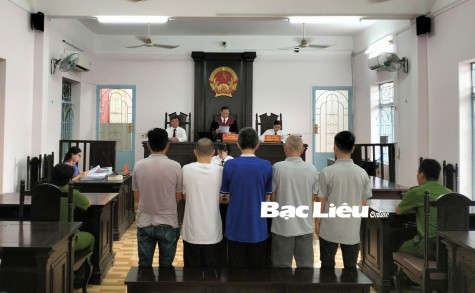38 năm tù cho 5 đối tượng lừa đảo bán đá thiên thạch giả