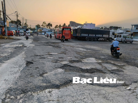 Cần duy tu, sửa chữa đường vào Bến xe Bạc Liêu