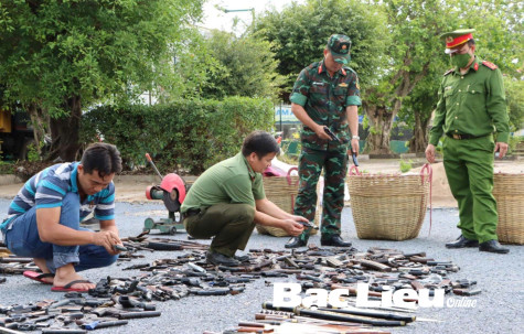 Toàn dân giao nộp vũ khí, vật liệu nổ, công cụ hỗ trợ và pháo đang cất giữ