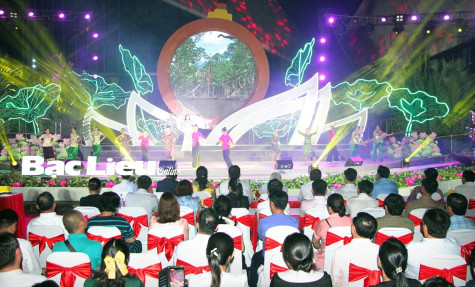 Doanh thu du lịch không ngừng tăng trưởng
