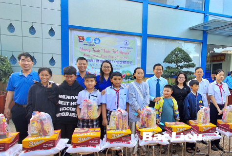 Đoàn Thanh niên mang Tết yêu thương đến những hoàn cảnh khó khăn