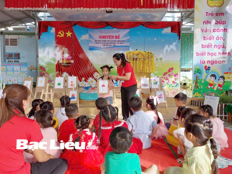 Phòng GD-ĐT huyện Hòa Bình: Sinh hoạt chuyên đề “Ứng dụng phương pháp giáo dục STEM/STEAM trong cơ sở giáo dục mầm non”