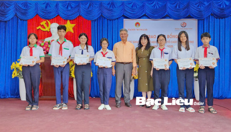 Tổ chức Rima (Úc): Trao học bổng cho học sinh vượt khó học giỏi tại tỉnh Bạc Liêu