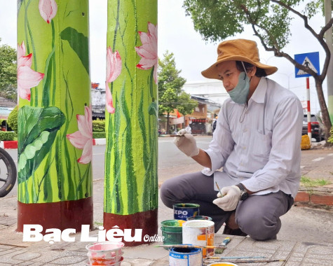 Cột điện “nở hoa”, góp phần làm đẹp đường phố Bạc Liêu