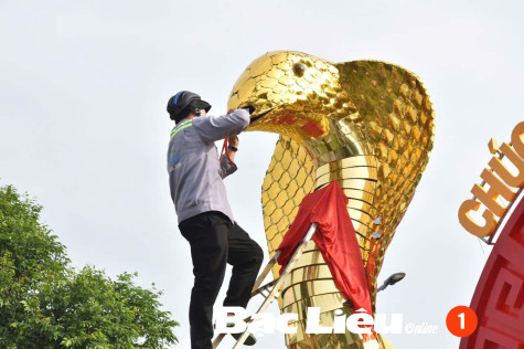 Phố phường khoác áo mới đón xuân
