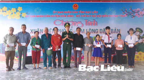 Xuân về sớm với đồng bào các dân tộc nơi biên giới biển