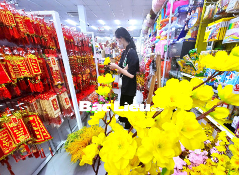 Người trẻ chạy nước rút cho kịp Tết