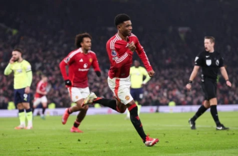 Diallo lập hat-trick, Man Utd ngược dòng đánh bại Southampton